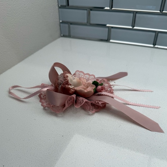 Vintage Victorian Inspired Sleeping Angel Cherub Wall Hanging Ornament - Picture 5 of 10